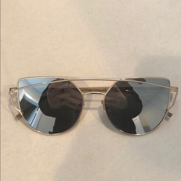 Double Crossbar Mirrored Aviator Sunnies - Picture 3 of 6